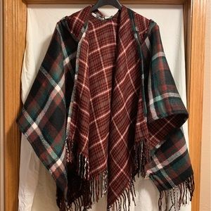 Simply Noelle poncho cape with hood